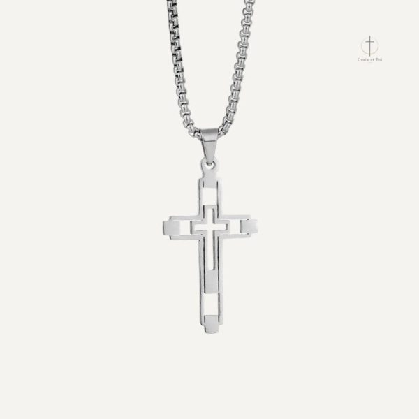 Collier avec croix baroque en métal