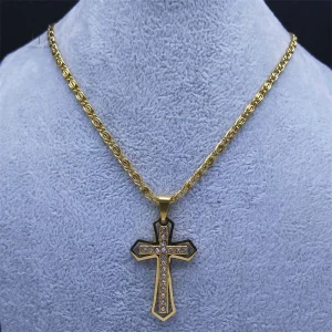 Collier pour homme avec croix catholique élégante