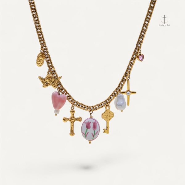 collier-croix-charms-elegants-dore-1 Collier Croix Doré Élégant