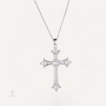 Collier chic avec pendentif croix doré