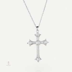Collier chic avec pendentif croix doré