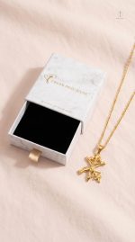 Pendentif Croix avec Christ, style classique