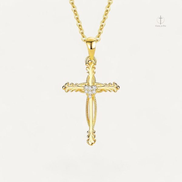 Collier Croix Coeur en métal élégant