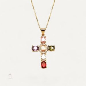 Collier Croix Couleurs, design moderne et coloré
