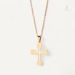 Collier Croix Lueur Chrétienne élégant et spirituel