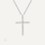 Collier croix orné de cristal scintillant