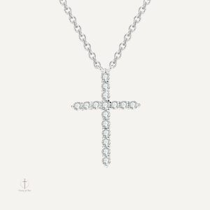 Collier croix orné de cristal scintillant