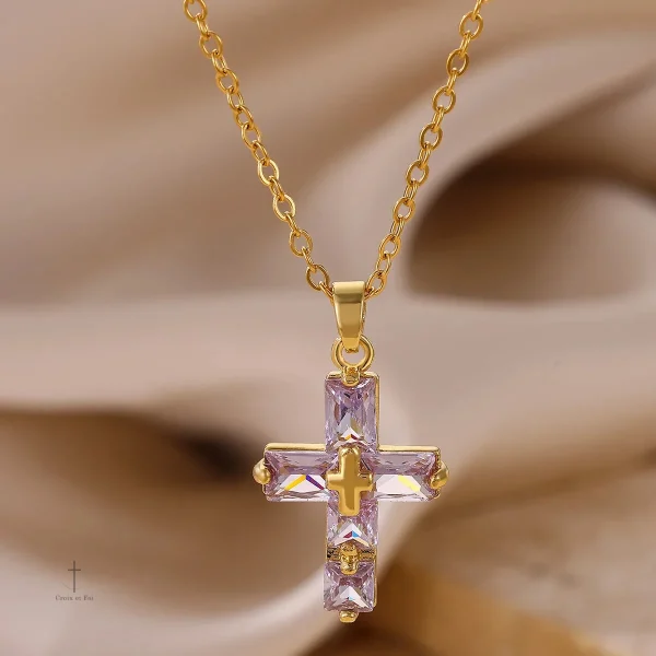 Bijou Croix avec cristal rectangulaire scintillant