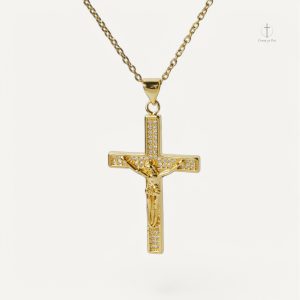 Collier Croix en Cristal Sacré, élégant et spirituel