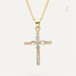 Collier Croix Cristalline élégant et moderne