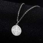 Collier Croix, symbole de foi et d'espoir