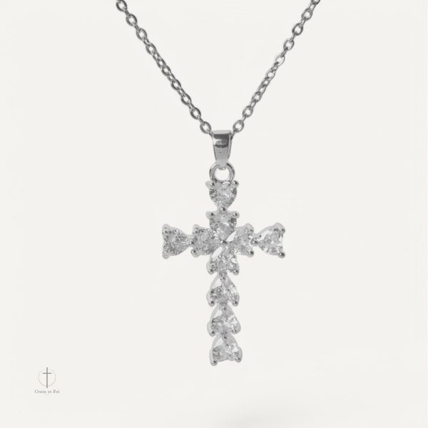 Collier Croix Brillant au Design Unique