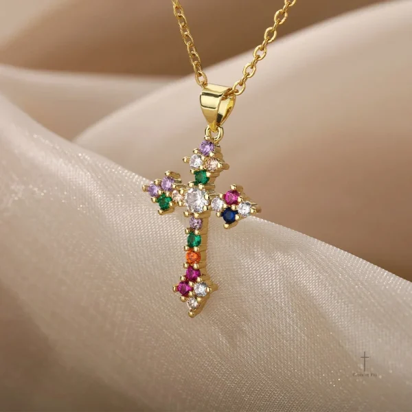 Bijou Croix Dorée aux couleurs vibrantes