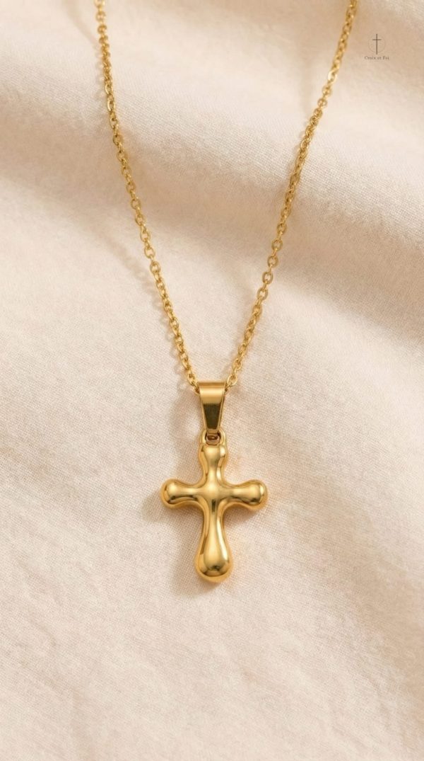 Collier tendance en forme de croix dorée