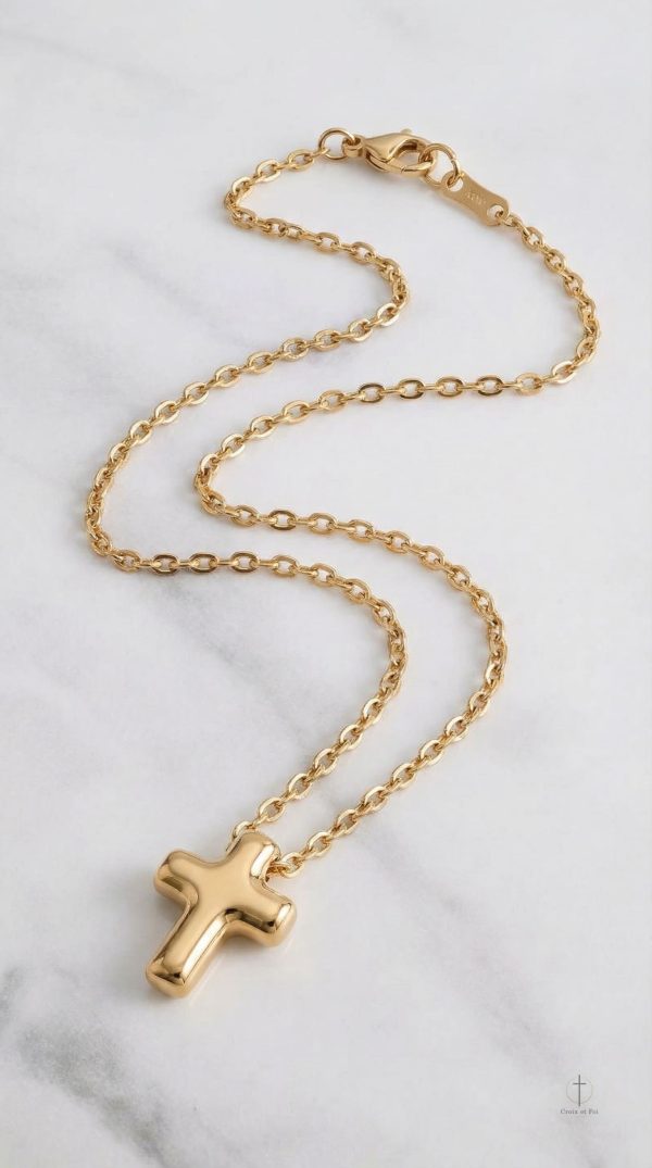 Accessoire mode : Collier Croix en or chic
