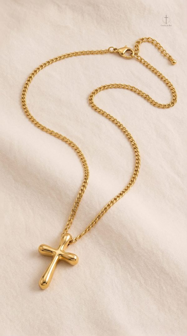 Collier en or avec motif de croix