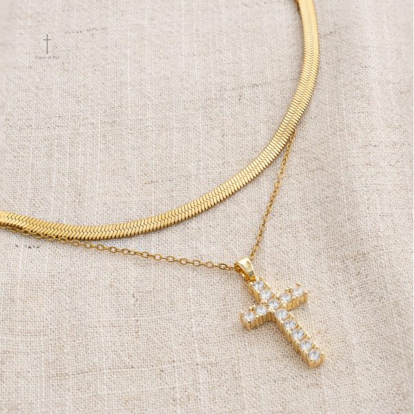 Accessoire religieux avec design moderne en croix