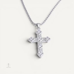 Éclat Précieux : collier croix distinctif