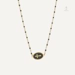 Croix élégante pour un look sophistiqué