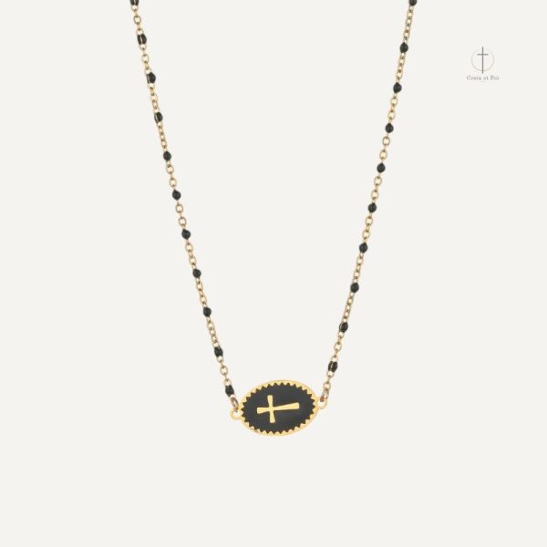 Croix élégante pour un look sophistiqué