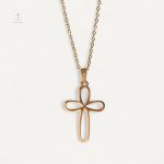 Collier Croix Élégance Minimaliste