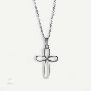 Collier minimaliste avec croix élégante