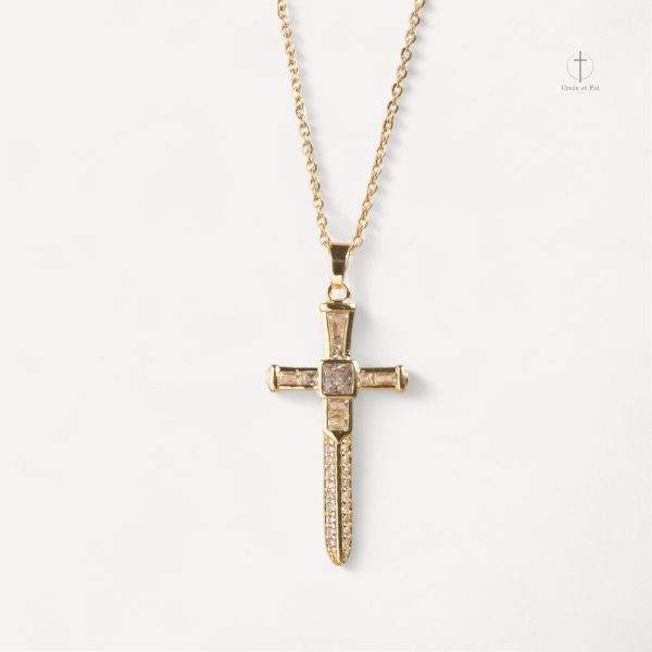 Collier Croix Épée Sacrée en métal argenté