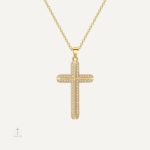 Collier croix femme en acier inoxydable élégant