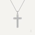 Collier croix sobre pour femme, style moderne et raffiné
