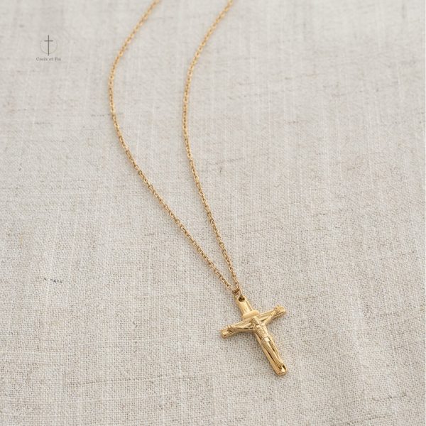 Accessoire mode croix pour femme moderne