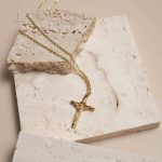 Collier tendance avec croix pour tous les jours