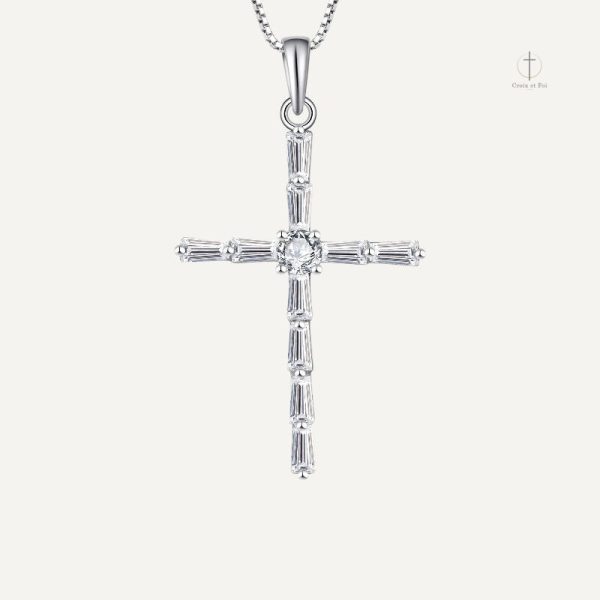 Accessoire féminin en forme de croix avec cristaux décoratifs