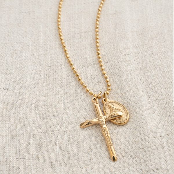 Médaille Vierge Miraculeuse sur collier croix pour un look chic