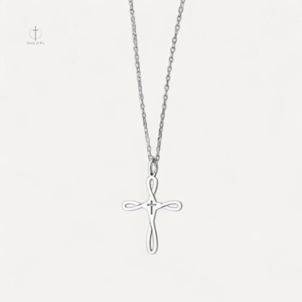 Collier Élégant Croix Ajourée