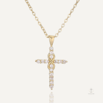 Collier Croix Fusion en design moderne et élégant