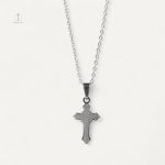 Collier Croix gravé avec design intemporel