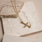 Bijou Croix Héritage, symbole de foi et d'élégance
