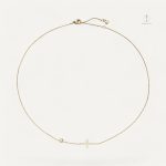 Collier Croix Horizontal pour un style intemporel