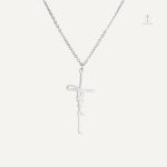 Collier en croix représentant Jésus, accessoire spirituel