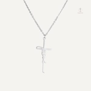 Collier en croix représentant Jésus, accessoire spirituel