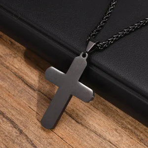 Bijou en losange noir, style croix contemporain