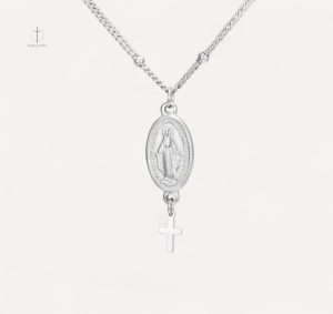 Collier Croix avec Médaille Élégante