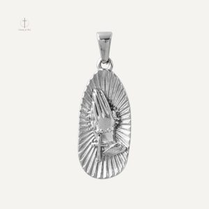 Collier religieux avec design de croix ovale