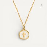 Collier Croix Émail Blanc Médaille Ronde