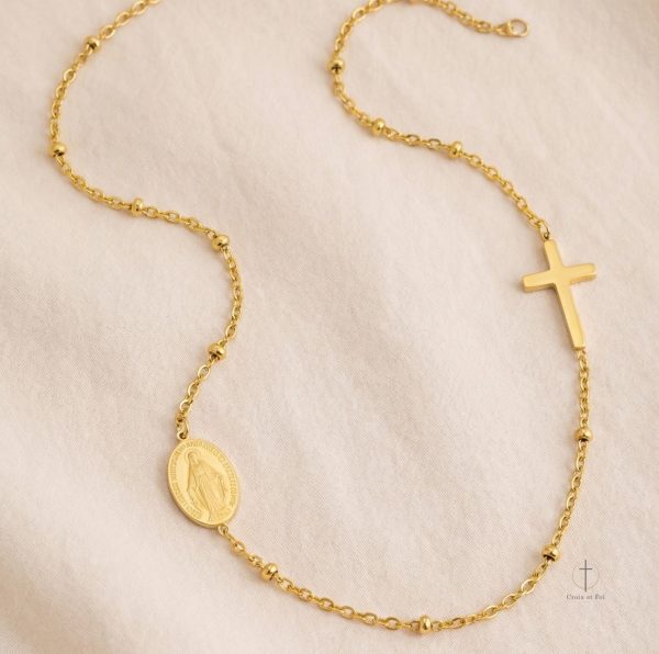 Médaille Vierge Marie sur collier en or