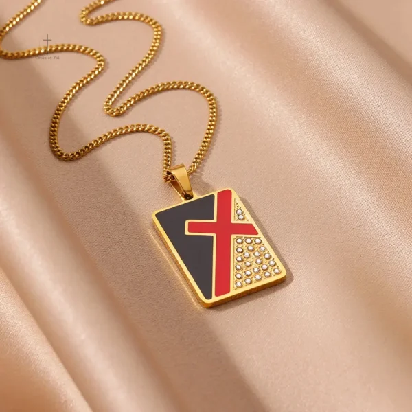 Collier design croix, un incontournable de la mode