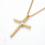 Bijoux Croix moderne, doré et raffiné