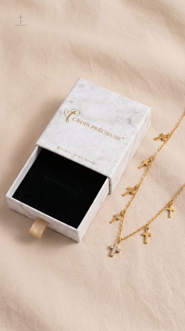 Bijou original : Collier Croix avec motifs diversifiés