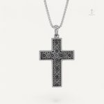 Collier Croix Noire pour Homme, style moderne et élégant