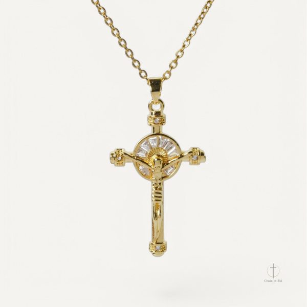 Collier Croix Oeil Mystique en métal élégant